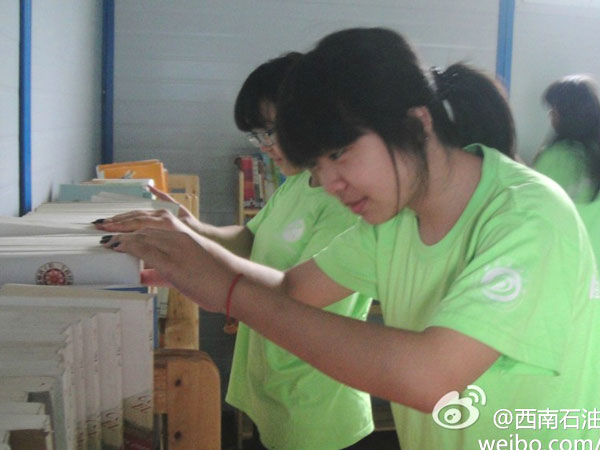 7��20�գ��巿����Đ��ĕ��ݽK��������ʯ�ʹ�W(xu��)У��(b��o)ӛ�߈F(tu��n)�(du��)�T����Ŭ���²����ꮅ���D��һ���(du��)�T������D���^����¶������ϲ��Ц����