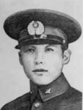 鐺��ģ�1916�꣭1937��8��17�գ����|�����(zh��n)�ˣ���܊��5���մ��(du��)�w�ІT�� ����һ�ˡ���׃�����܊����У���ڮ��I(y��)��1937��8��17�գ����ٵ�����(du��)�Zը�Ϻ����Ĵ�·��܊�܊˾��r(sh��)�����ձ�܊�(du��)֮�����ړ��У��C(j��)��������鐺�����������딳ꇣ��┵(sh��)ʮ���ձ�ʿ������������鐺��Ĳ�������(d��ng)�����w�ІT����֘�����������܊��֮�������һ�w�ӏ��Ԛ�ѳ��(gu��)��������������һ����������Ӣ����