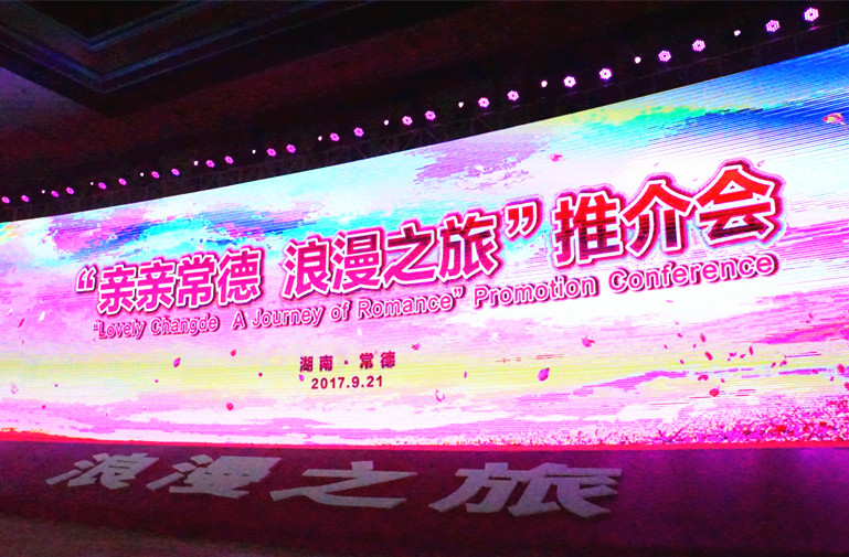 �ƽ��(hu��)�F(xi��n)��(ch��ng)�����zӰ����־�ۣ�