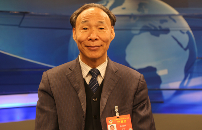 全國政協(xié)常委、中國作家協(xié)會副主席白庚勝：民族文化的保護(hù)與發(fā)展