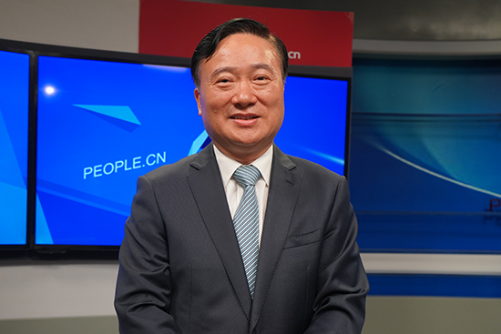 中國五礦集團有限公司黨組書記、董事長翁祖亮做客人民網(wǎng)。實習(xí)生趙晉杰攝