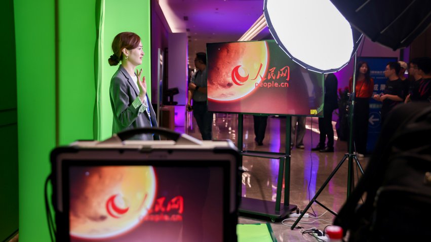 隨幻虛擬直播工作站體驗(yàn)區(qū)。主辦方供圖