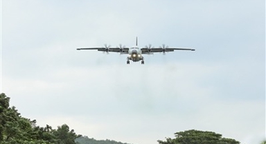 海軍航空兵某團(tuán)開(kāi)展飛行訓(xùn)練