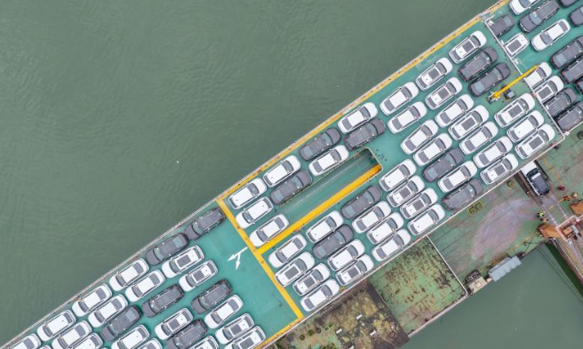 汽車產(chǎn)業(yè)實現(xiàn)跨越式發(fā)展